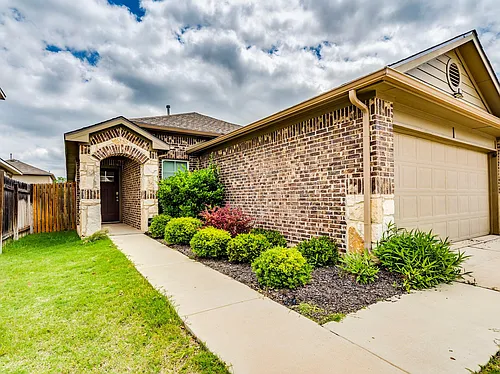217 Yoakum St Photo 1
