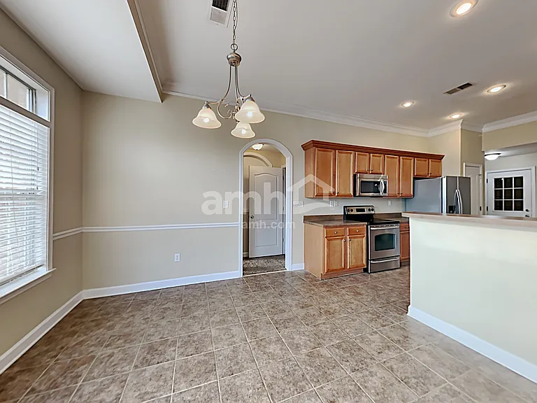 375 Vaiden Ridge Dr N — Photo 3