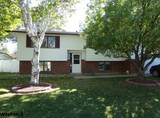 111 Park Knoll Dr, Alliance, NE 69301