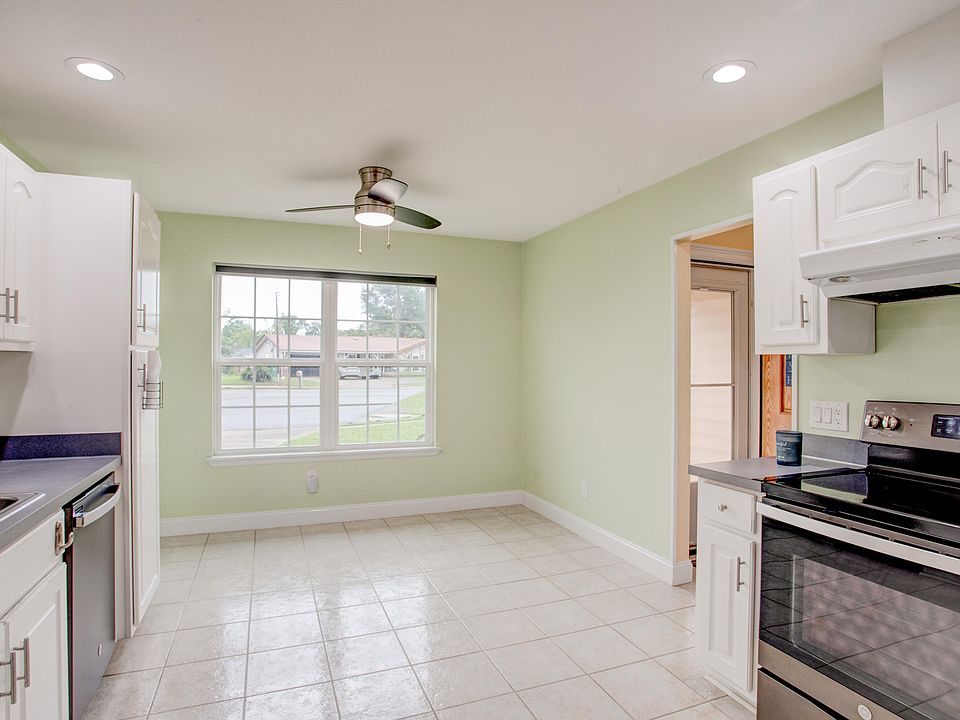 1st image of 134 Newcastle Cir