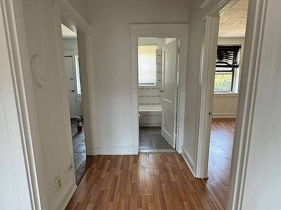 3rd image of 715 Church Ln #G1