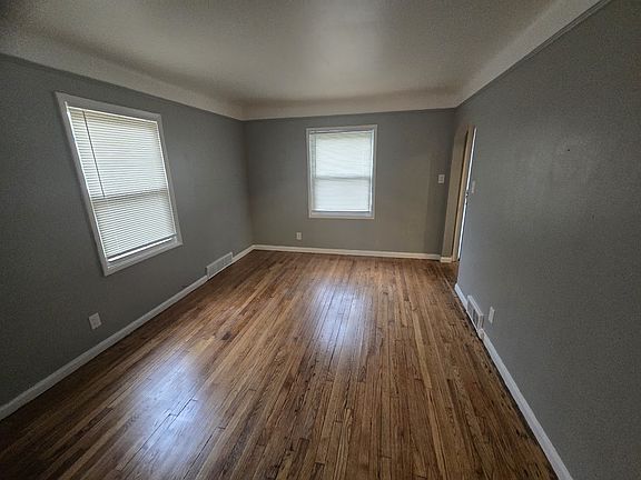 2nd image of 16433 Manning St