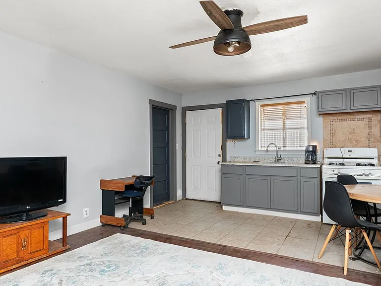 15285 S Skaggs Rd — Photo 23
