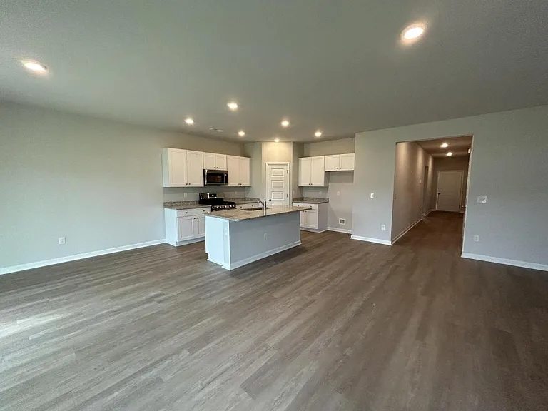 8048 Forest Edge Dr — Photo 15