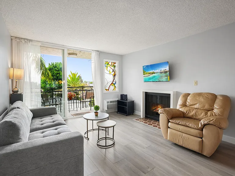 1885 Veteran Ave #207 — Photo 5