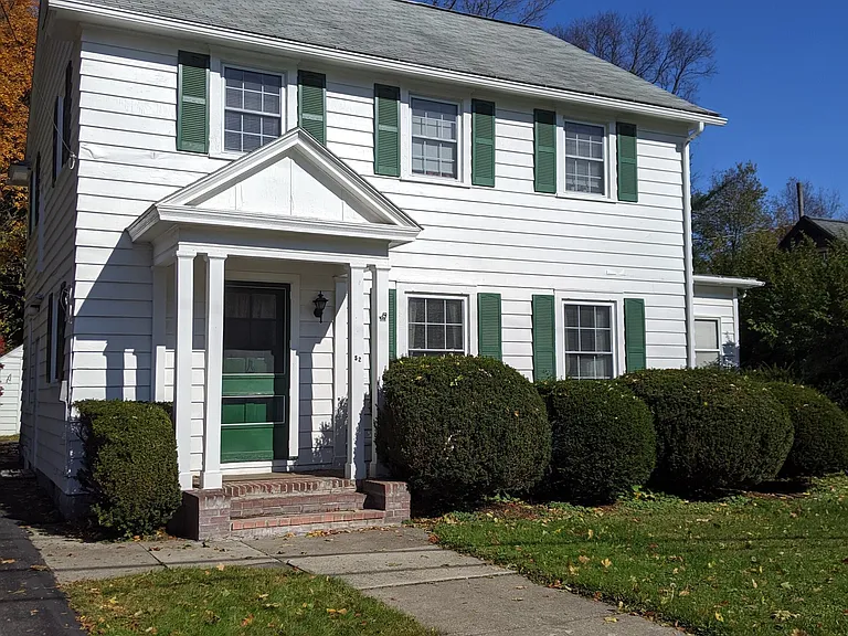 52 Clayton Ave — Photo 1