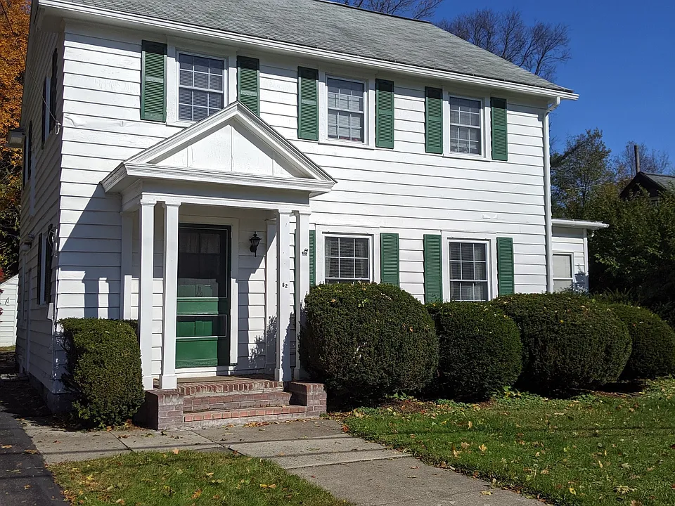 52 Clayton Ave
