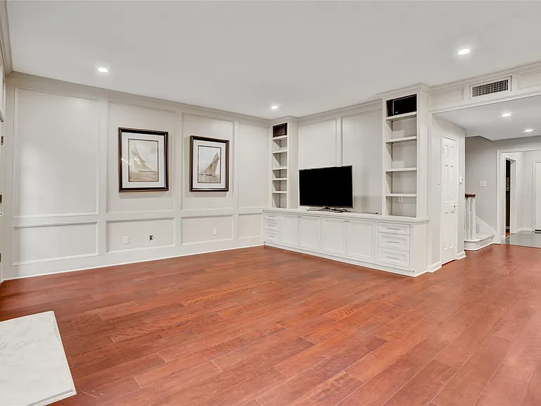 7514 Olympia Dr — Photo 10