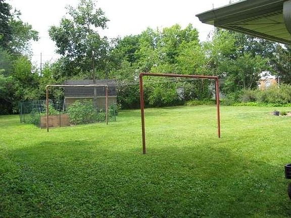2nd image of 816 Birchwood Dr