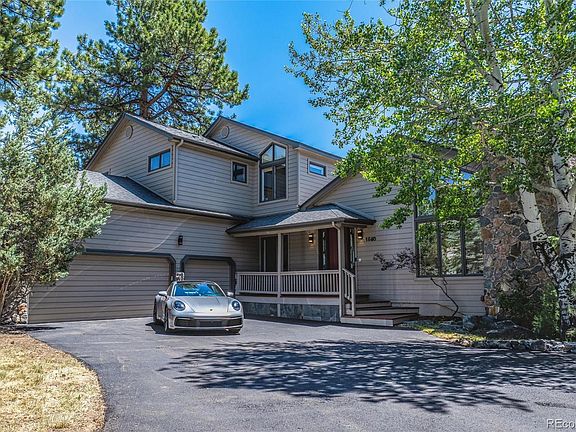 3rd image of 1580 Blakcomb Court