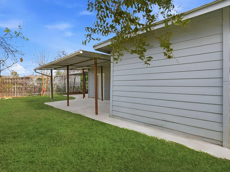 2411 Leffingwell St — Photo 38
