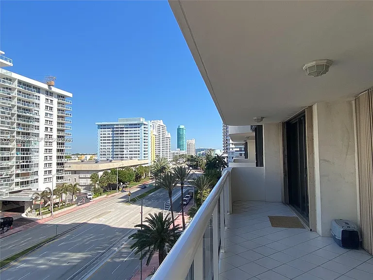 5757 Collins Ave #703 — Photo 18
