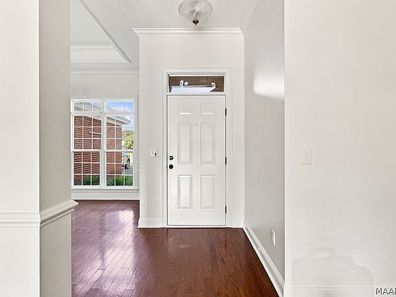 5th image of 51 Truxton Ct