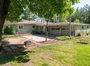 3114 220th St, Charles City, IA 50616
