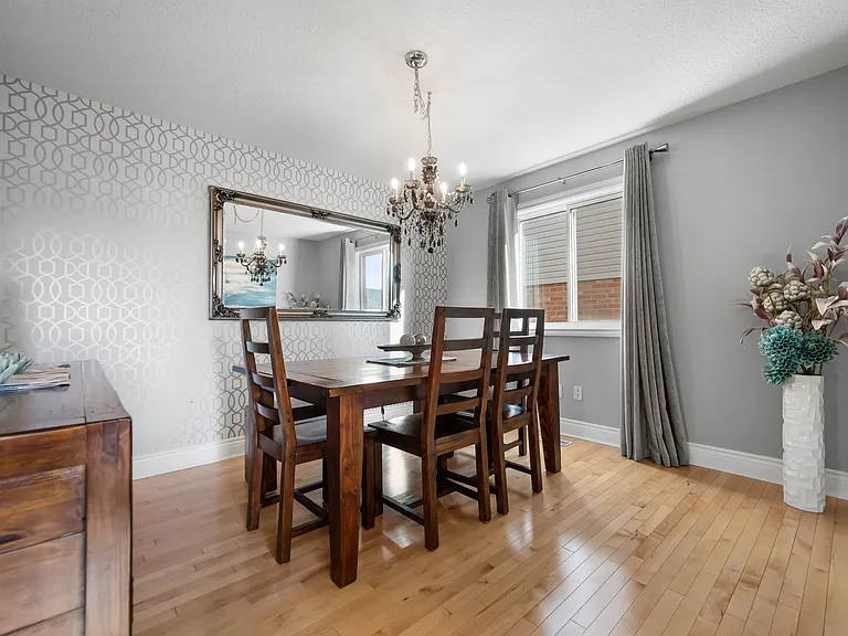 173 Hawkins Dr — Photo 8