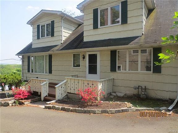 3rd image of 17 Lindbergh Ln