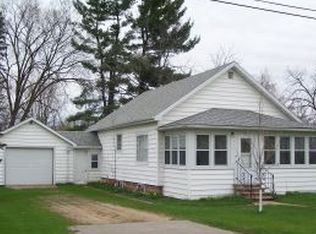 206 E Parker St, Weyauwega, WI 54983