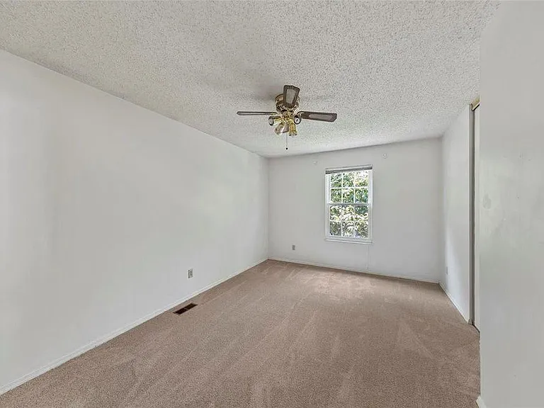 830 Nykiel Ct — Photo 27