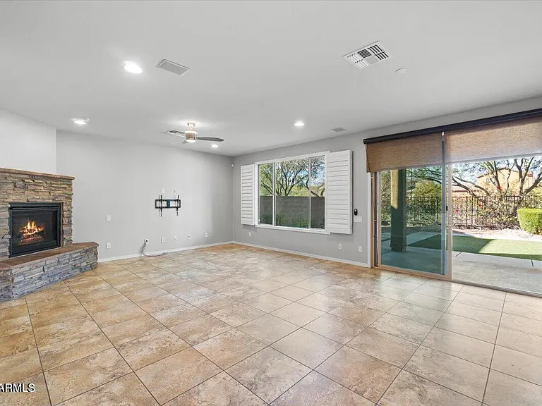 3734 E Matthew Dr — Photo 5