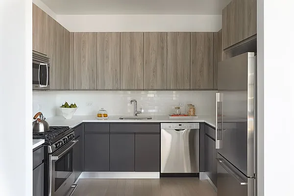 Rented by Aura Management | media 18