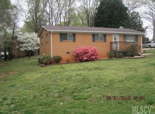 808 E 22nd St, Newton, NC 28658