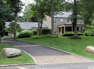 42 Soundview Dr, Shoreham, NY 11786