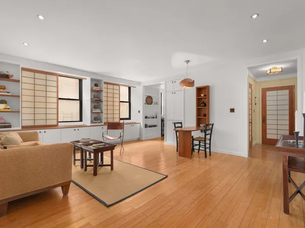 340 West 55th Street 7B image 2 of 9
