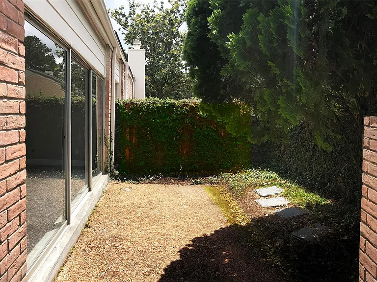 12625 Memorial Dr #30 — Photo 2