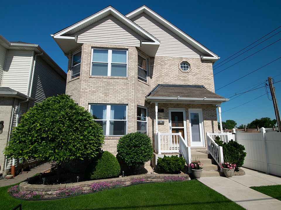 1st image of 5931 S Narragansett Ave