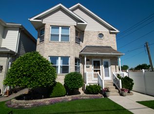 5931 S Narragansett Ave, Chicago, IL 60638