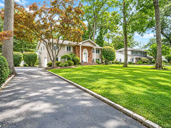 3 Oasis Place, East Northport, NY 11731