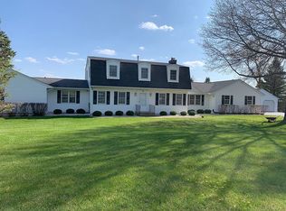 10211 Ballard Rd, Woodstock, IL 60098