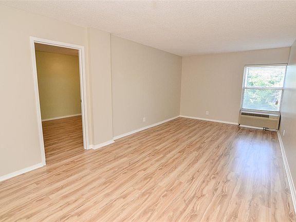 4th image of 232 S Highland St APT 403