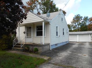 33877 Willowick Dr, Eastlake, OH 44095