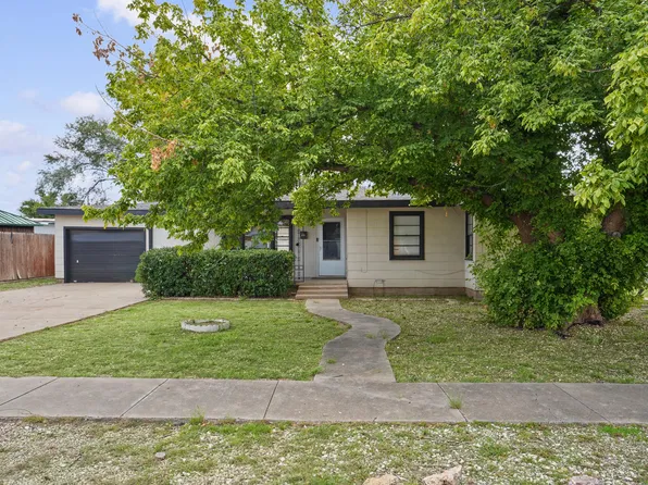 406 11th St, Levelland, TX 79336