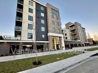 1274 Devonshire Ave #312, Kelowna, BC V1Y6B7