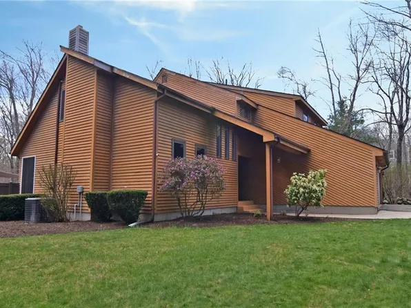 105 Trout Brook Ln, Scituate, RI 02831