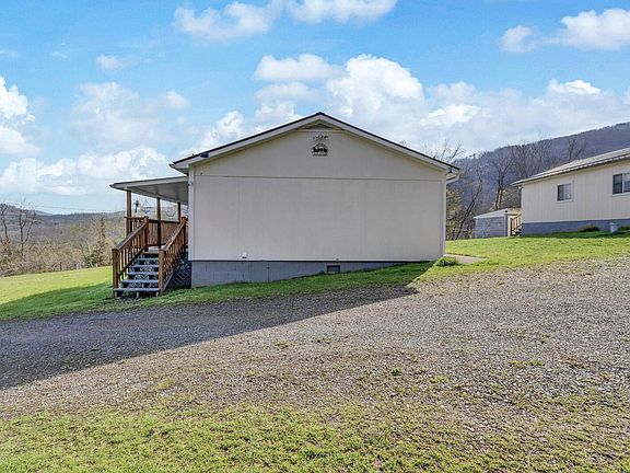 4th image of 90 Brier Ridge Rd