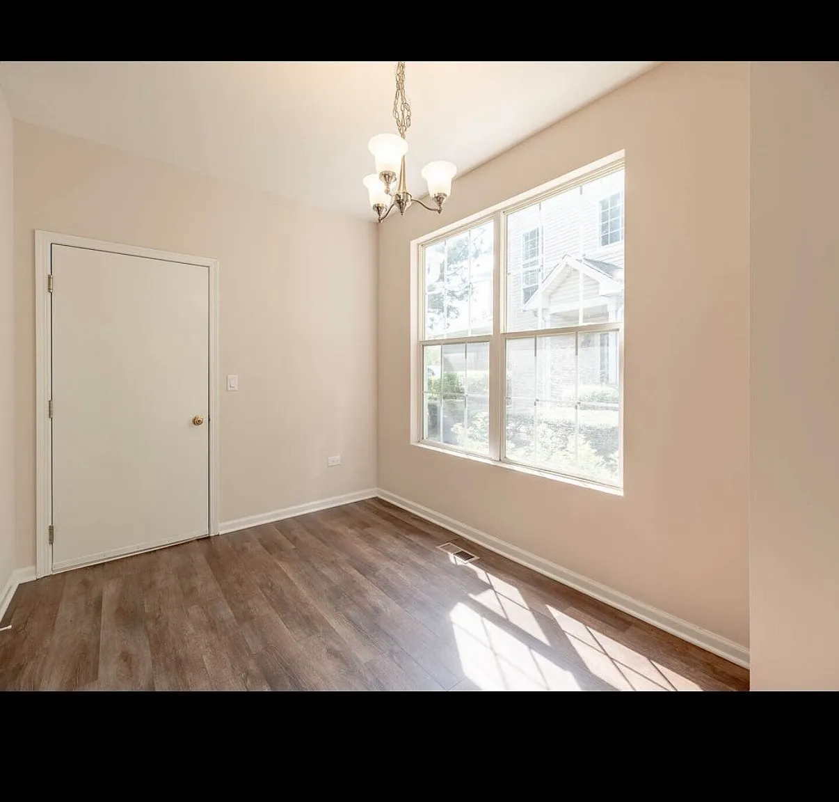 2 bed, 1233 sqft, $2,500 — Photo 4