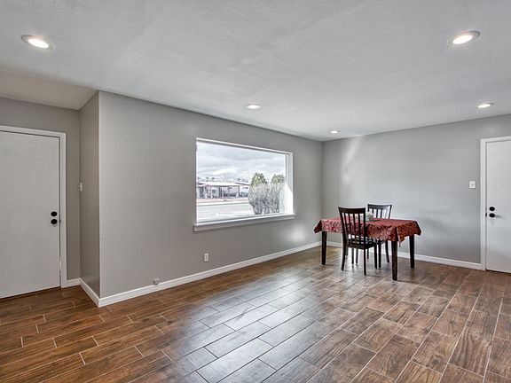 4th image of 1400 Prairie Dr