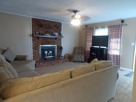 5th image of 120 Queensway Dr