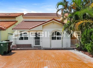 5424 W 27th Ln, Hialeah, FL 33016