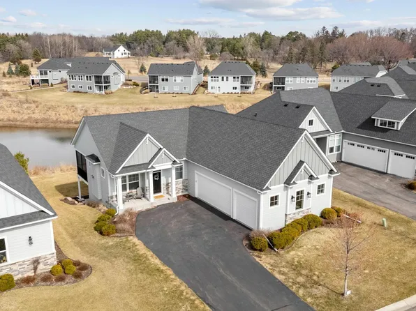 31 Summit Farm Ln, Gem Lake, MN 55110