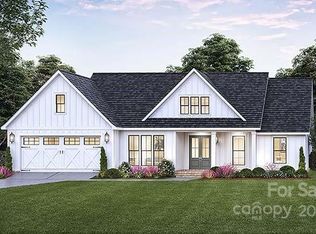 1182 Cape Hickory Rd, Hickory, NC 28601