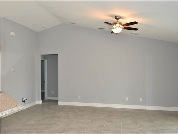 4th image of 3942 SW Kamsler St