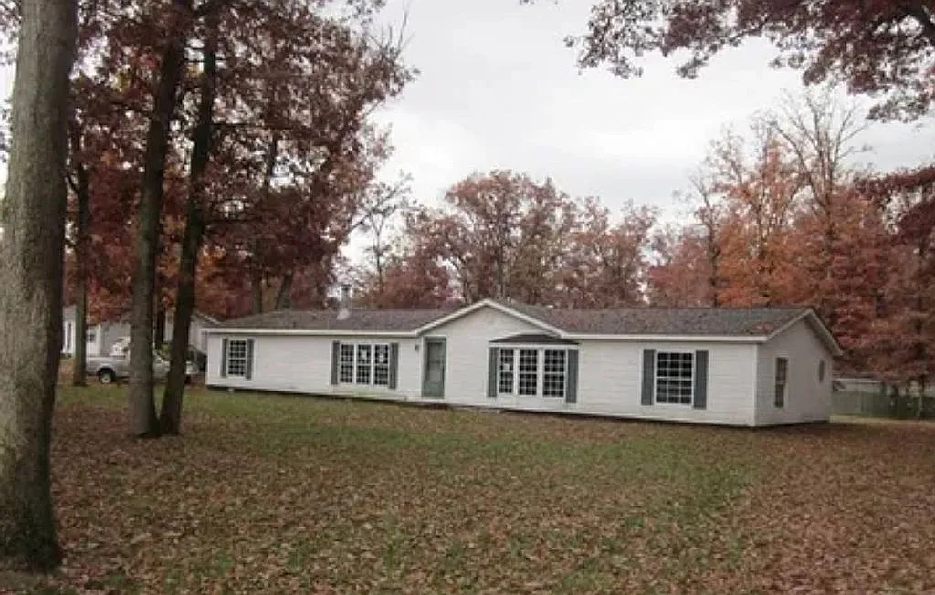 4425 Bartlett Ln photo 1