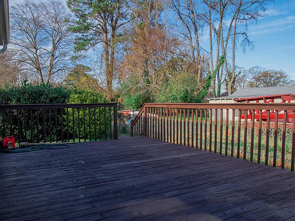 4th image of 8805 Chesapeake Blvd