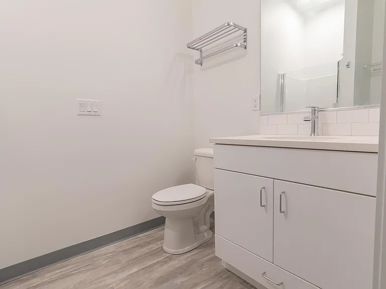 6011 SE 90th Ave #201 — Photo 10