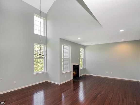 2nd image of 142 Sowers Dr #U142