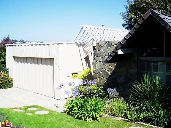 3rd image of 18348 Coastline Dr